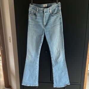 Citizens of humanity flare lilah denim

30 inch inseam 
High rise